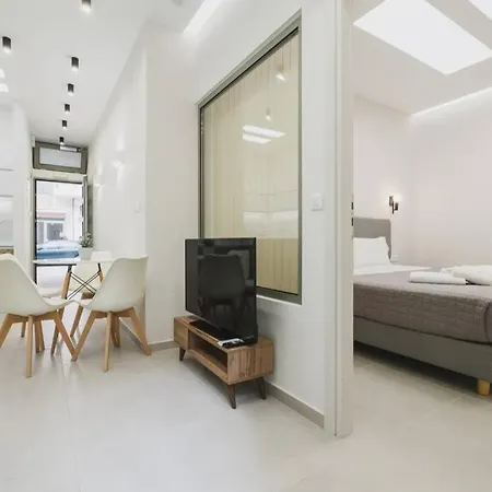 Apts. For Large Group With Parking & Yard Apartment